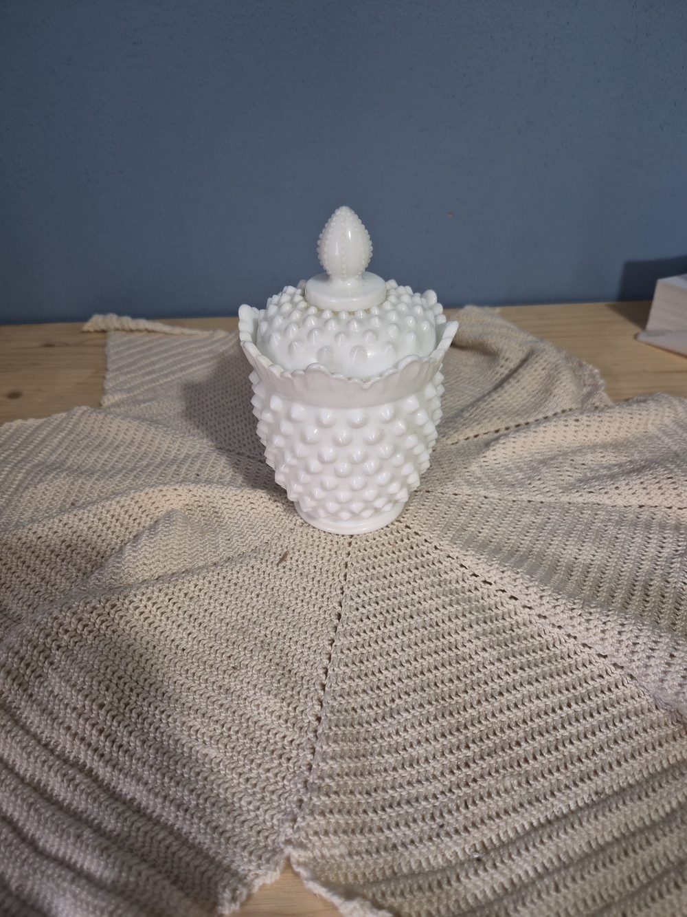 Vintage Pre 1970 Fenton Hobnail Milk Glass Lidded Sugar Bowl 5.5" Chip On Rim